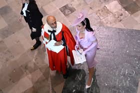 An amusing video has emerged of Katy Perry looking lost at Westminster Abbey for the coronation 