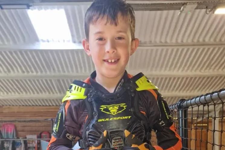 Mann wegen Totschlags angeklagt, nachdem ein 8-jähriger Junge bei einer ...