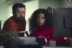 Sienna Kelly (R) in Black Mirror 'Bete Noire'