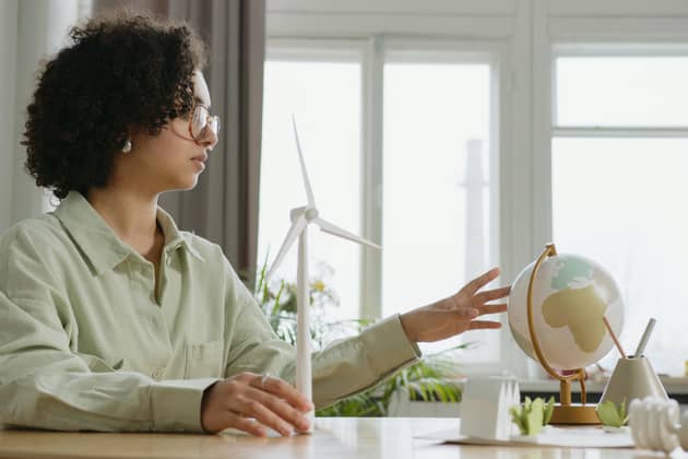 Around 400,000 new, GREEN jobs are expected by 2030, with demand for plumbers, electricians and welders among others (Photo: Pexels)