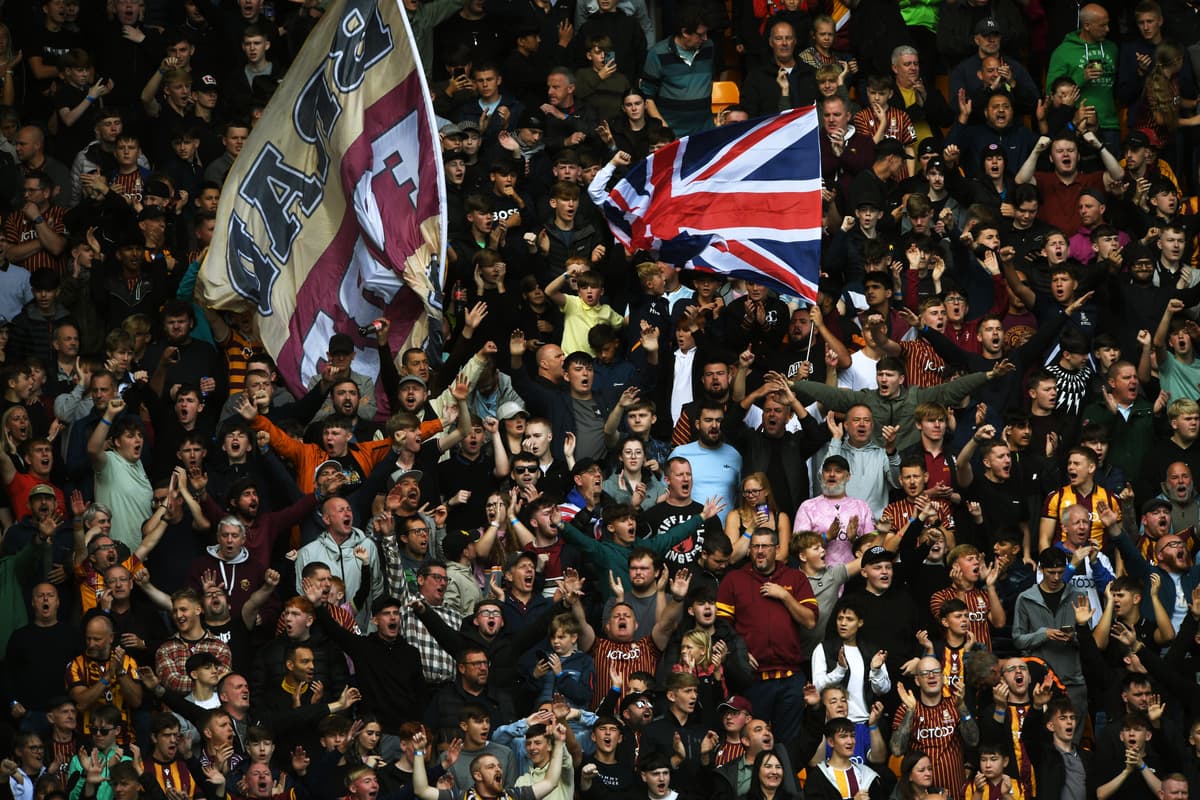 Zuschauertabelle der League One: Bradford City, Huddersfield Town ...
