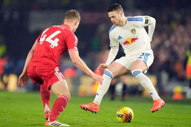 Leeds United threatened through Gabriel Gudmundsson down the left in the opening exchanges.