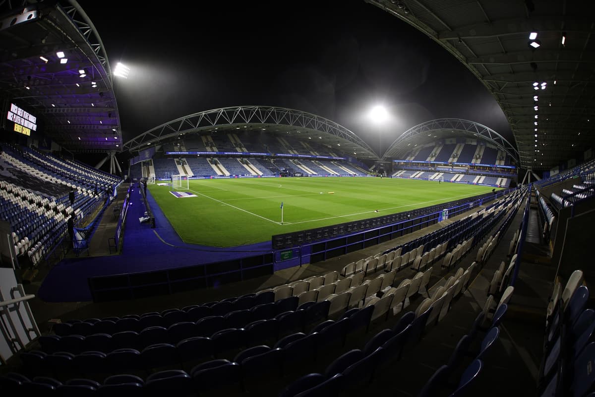 Wird das Spiel Huddersfield Town gegen Doncaster Rovers im Fernsehen ...