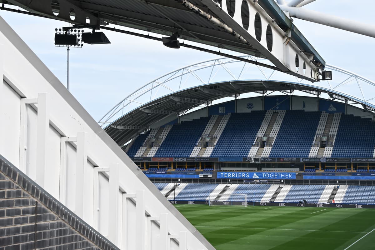 Wird Huddersfield Town gegen Rotherham United im Fernsehen übertragen? ...