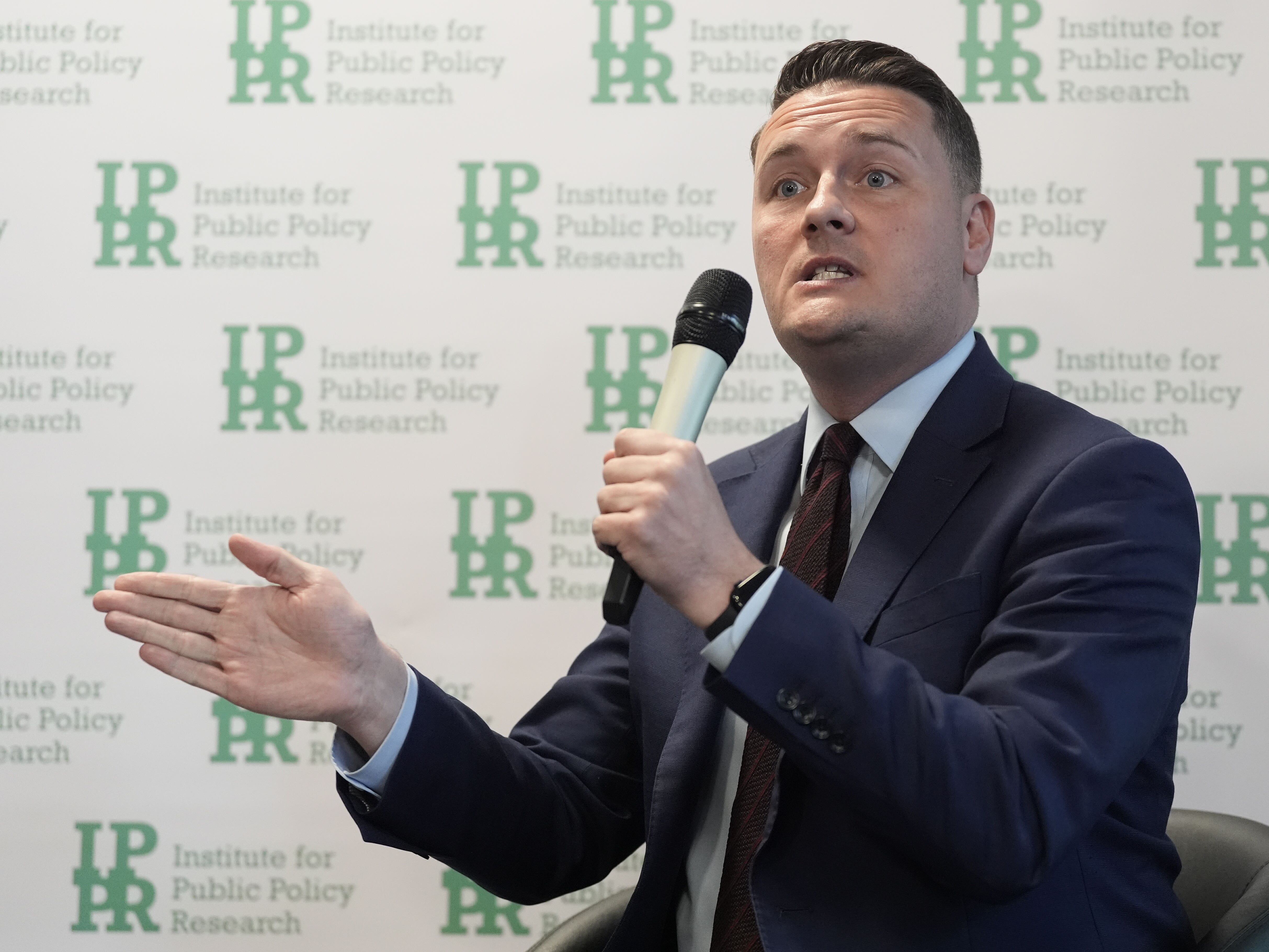 Maternity care is a 'footnote' in Government's women's health strategy, midwives say