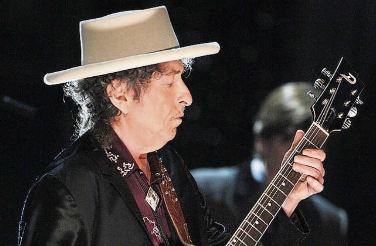 Bob Dylan to host ‘phone and camera free’ gig in Yorkshire on latest tour
