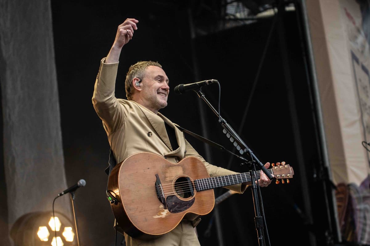 David Gray at The Piece Hall review: Why the simplest concerts can be the ...
