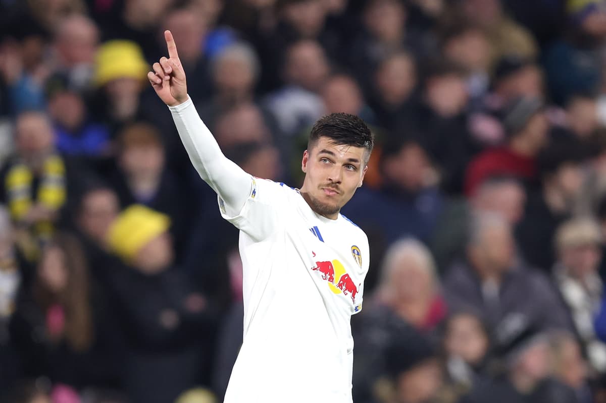 'I just want to' - Joel Piroe makes stance on Leeds United future clear ...