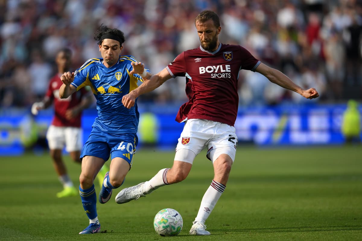 Leeds United flop Facundo Buonanotte 'set' to leave Brighton & Hove Albion ...