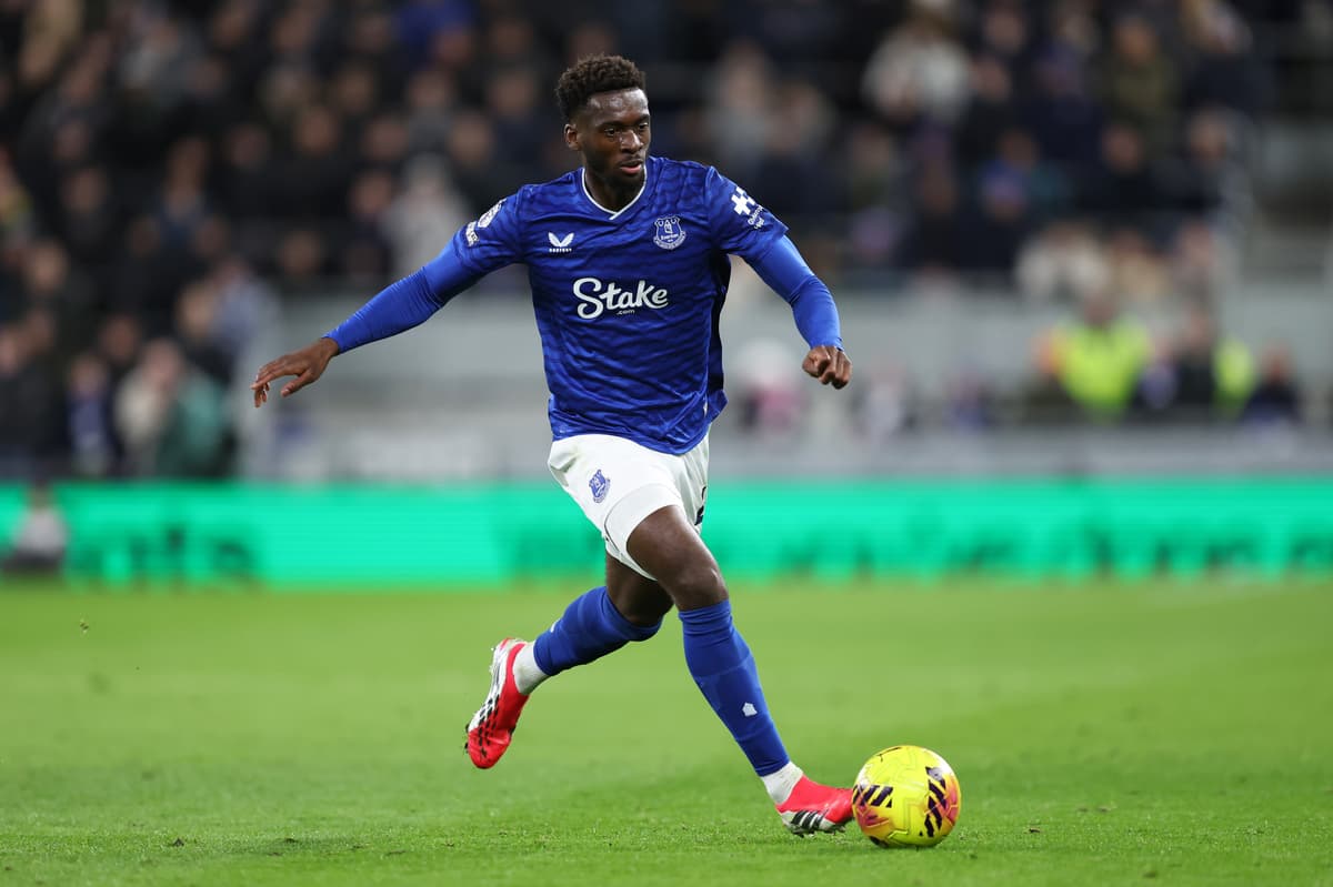 Hull City transfer twist emerges as Everton's Tim Iroegbunam dealt 'hammer ...