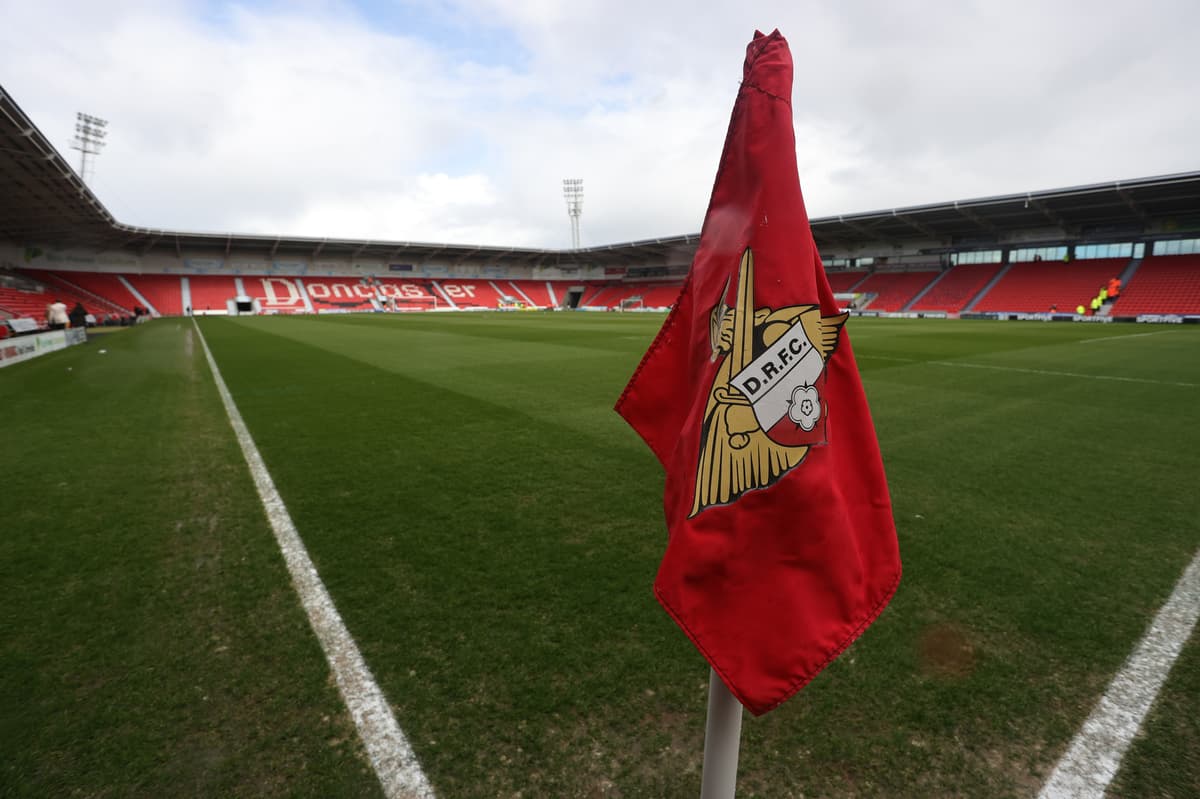 Wird das Spiel Doncaster Rovers gegen Huddersfield Town im Fernsehen ...