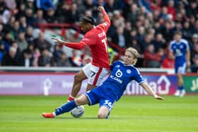 Barnsley v Leicester City EFL League One.
Tykes Amani Rihirds and Foxes Sammy Braybrooke tangle.
Photograph Tony Johnson. 19th September 2026