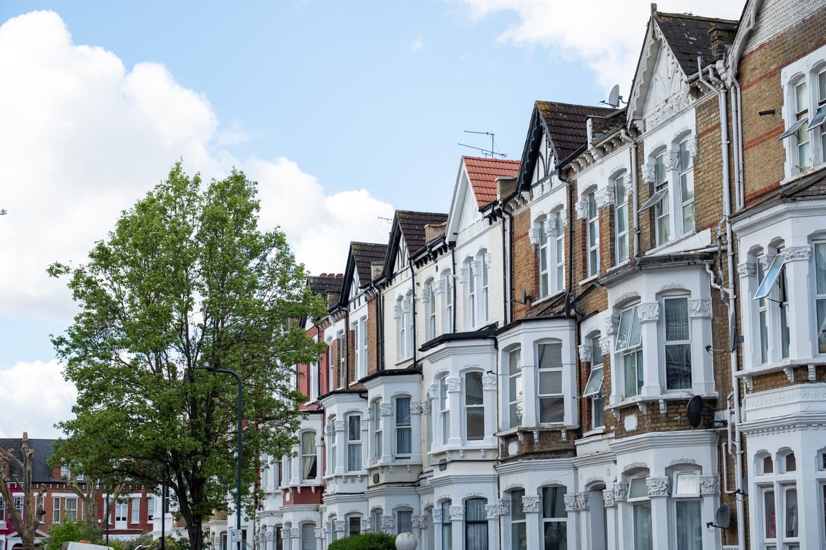 Solo house deposit saving takes 21 years in London, study finds