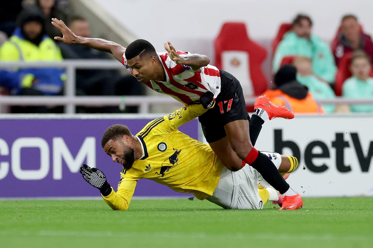 'In my opinion' - Ex-referee delivers verdict on Jayden Bogle decision in Leeds United's draw with Sunderland