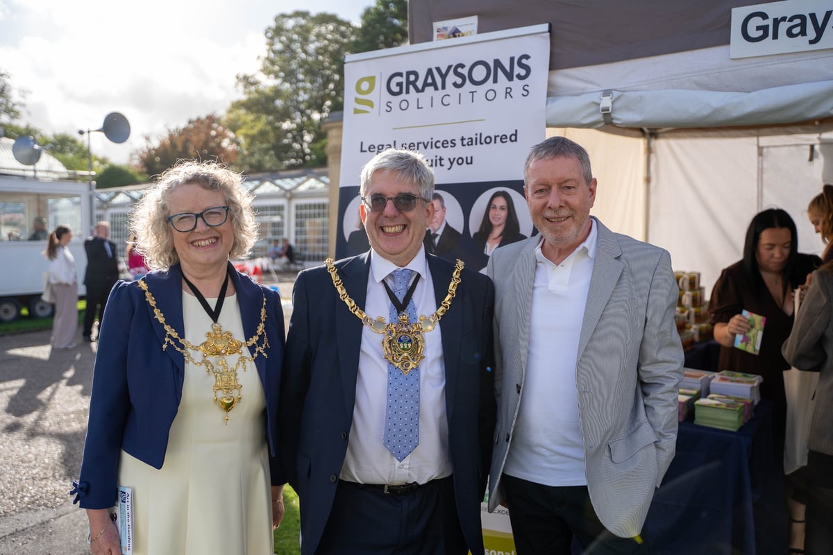 Thousands enjoy celebration of creativity at Sheffield’s Botanical Gardens