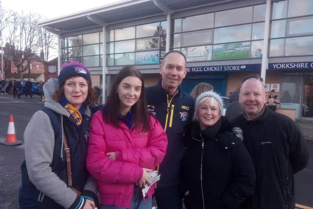 Jez Seaton (centre) with (from left to right), wife Lisa Seaton,  daughter Amelia Seaton, and friends Sharon and Andy Mace.
