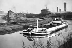 Would a return of barges help manage rivers like the Aire to combat flooding?