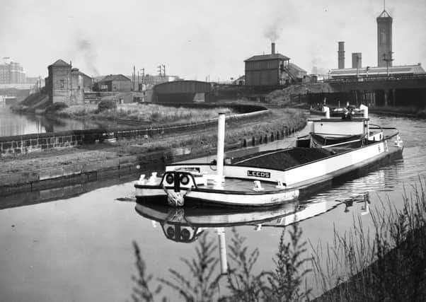 Would a return of barges help manage rivers like the Aire to combat flooding?