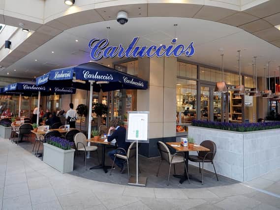 Restaurant chain Carluccio's has drafted in advisers to look at pushing the company into administration, affecting around 2,000 workers.