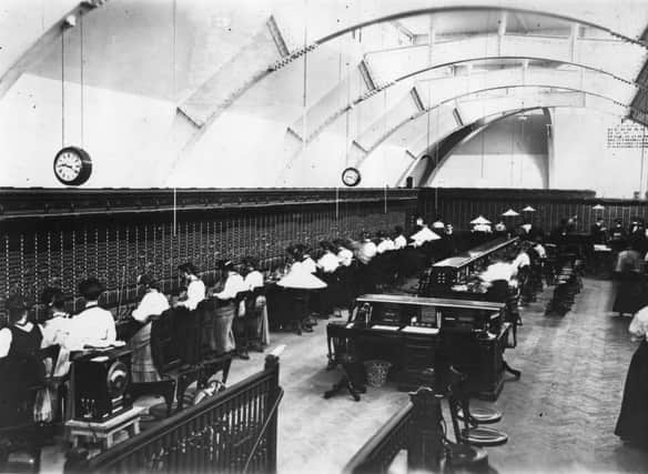 1915:  The switchroom of the Central Telephone Exchange of the old National Telephone Exchange at Euston.  (Photo by Topical Press Agency/Getty Images)