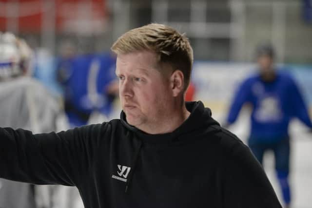 EHC Freiburg head coach Pete Russell 2019-20. 

Picture courtesy of Stephan Eckenfels/EHC Freiburg.
