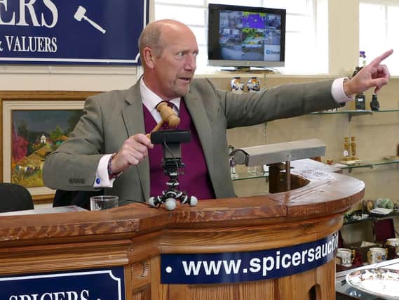 Auctioneer Andy Spicer