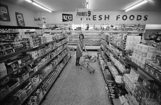 A woman shopping in a supermarket, UK, 29th April 1968.
 (Photo by William Lovelace/Daily Express/Getty Images)
