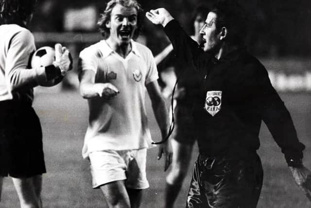 Terry Yorath argues with the referee during the European Cup Final in 1975.
