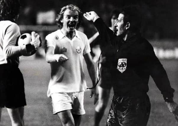 Terry Yorath argues with the referee during the European Cup Final in 1975.