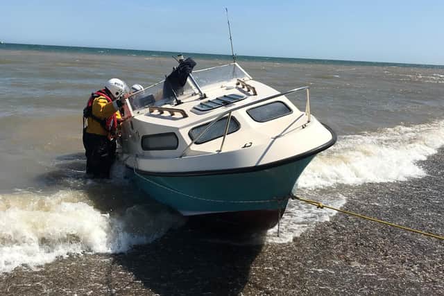 The pleasure boat was successfully salvaged