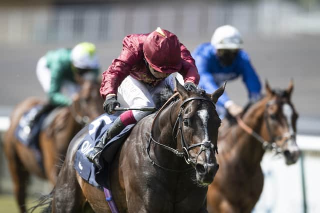 Kameko and Oisin Murphy got up on the line to win the 2000 Guineas at Newmarket.