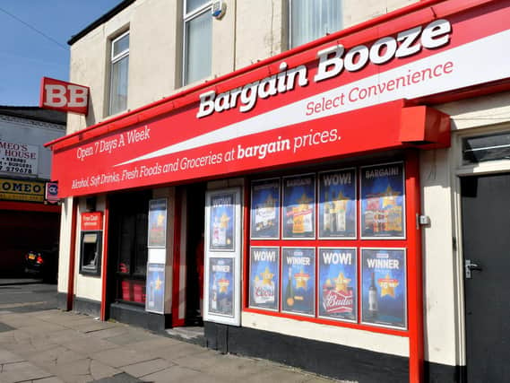 Grant Thornton has been fined over its auditing of collapsed Bargain Booze owner Conviviality.