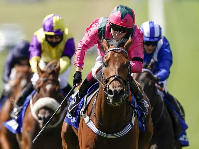 This is Cieren Fallon winning the Darley July Cup on Oxted.