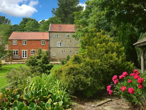 Howkeld Mill is in an idyllic spot in walking distance of Kirkbymoorside