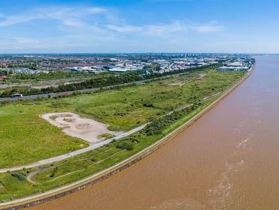 A 30-acre plot of land on the banks of the River Humber has been placed on the market.