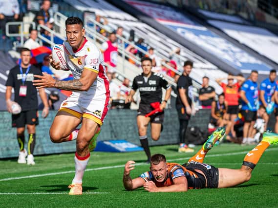 Picture by Alex Whitehead/SWpix.com - 08/08/2020 - Rugby League - Betfred Super League - Castleford Tigers v Catalans Dragons - Emerald Headingley Stadium, Leeds, England - Catalans' Israel Folau runs in for a try.