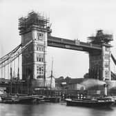 circa 1893:  Tower Bridge, London, under construction.  (Photo by London Stereoscopic Company/Getty Images)