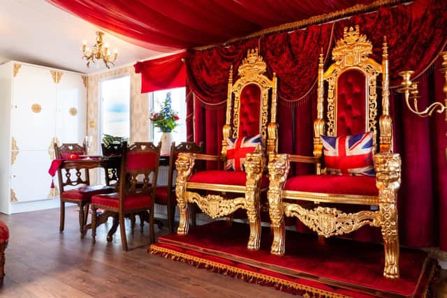 The custom-made thrones for those who want to live like a queen