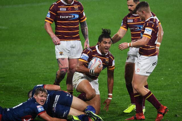 Huddersfield Giants' Ashton Golding scores his side's first try. (PIC: JONATHAN GAWTHORPE)