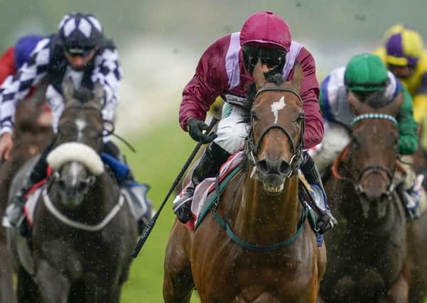 This was Safe Voyage and Jason Hart winning the City of York Stakes from One Master (green cap).
