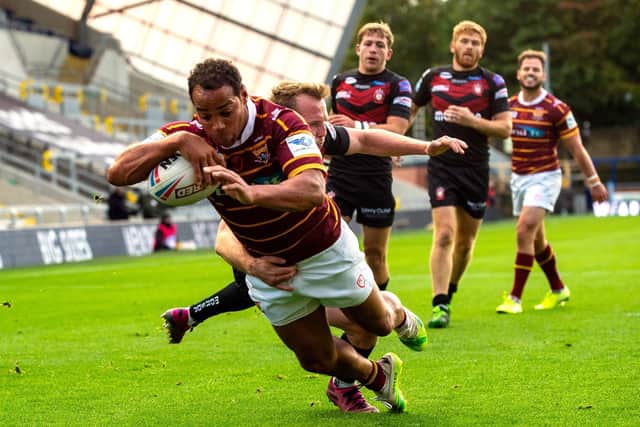 Huddersfield Giants'  Leroy Cudjoe scores the game's first try. (PIC:BRUCE ROLLINSON)