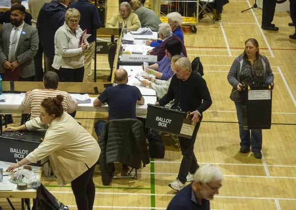 Does the electoral system penalise smaller parties like the Greens?