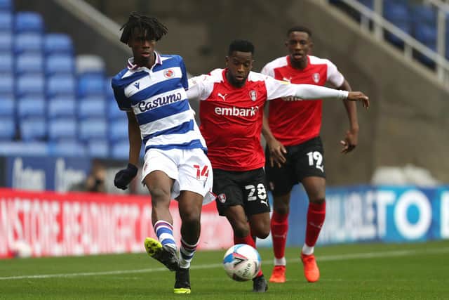 Reading's Ovie Ejaria (left) and Rotherham United's Florian Jozefzoon battle for the ball (Picture: PA)