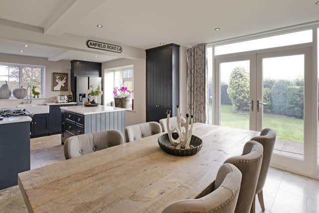 The open plan dining kitchen