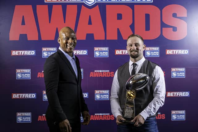 The Main Man: Man of Steel chairman and three-time winner Ellery Hanley with the Betfred Super League Man of Steel 2020, Castleford Tigers hooker Paul McShane.