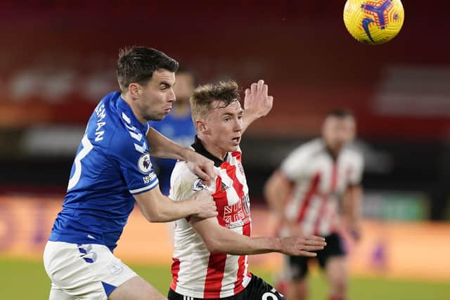 Ben Osborn of Sheffield Utd tussles with Seamus Coleman of Everton (Picture: Andrew Yates/Sportimage)