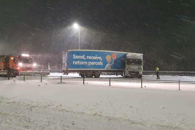 A lorry was stuck on the M62 during heavy snowfall. Photo: Traffic Dave of West Yorkshire Police @WYP_TrafficDave
