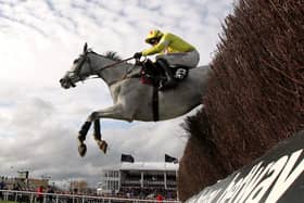 This was the Paul Nicholls-trained Politologue winning the 2020 Queen Mother Champion Chase under Harry Skelton.