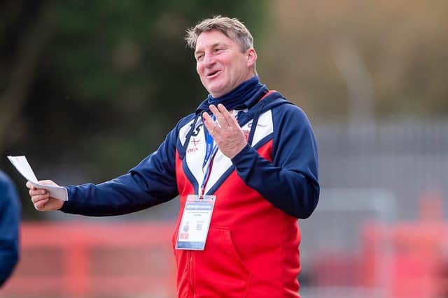 Hull KR's Tony Smith pitchside prior to kick off against Castleford (Picture: SWPix.com)