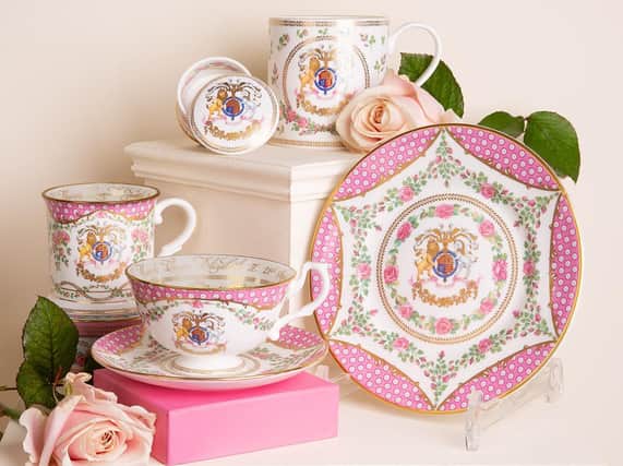 The official range of china to celebrate the 95th birthday of The Queen